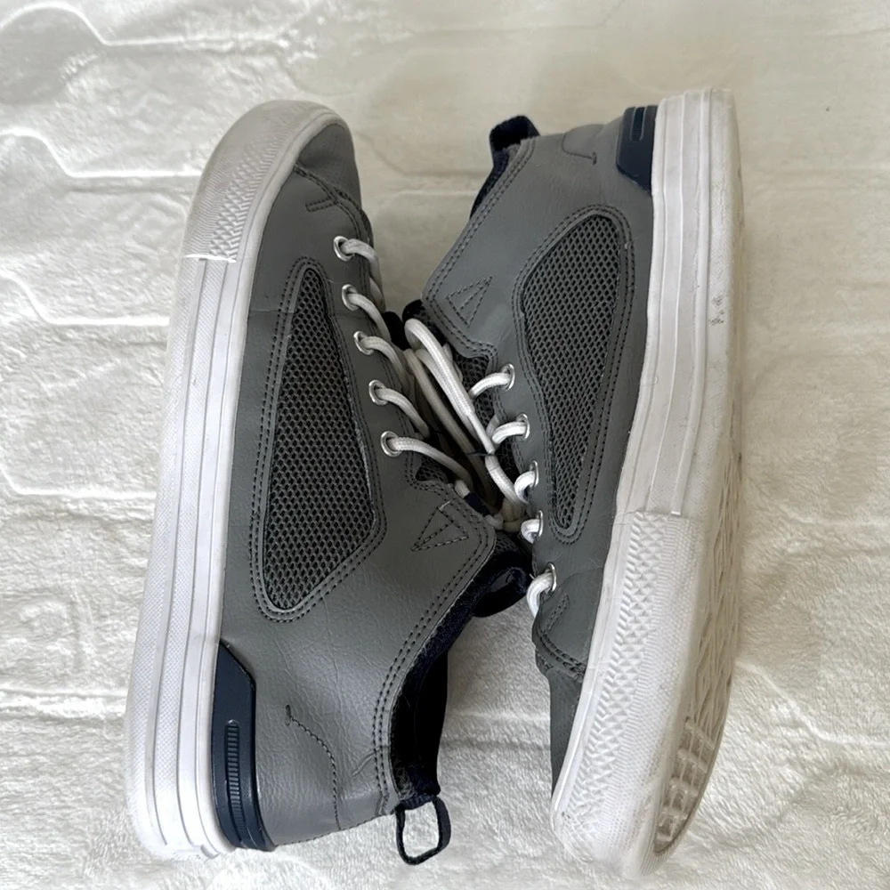 Converse Womens/Mens Grey Low-Top‎ Skate Style Sneakers Size 7.5 / 10.5 Sporty